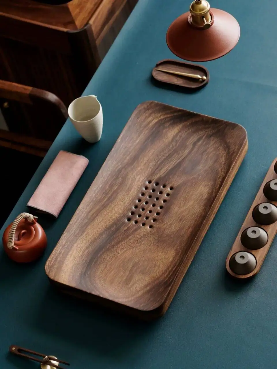 A Whole Piece Of Black Walnut Tray For Home Use, New Chinese Solid Wood Tea Table, Modern Simple Japanese Style
A Whole Piece Of Black Walnut Tray For Home Use, New Chinese Solid Wood Tea Table, Modern Simple Japanese Style