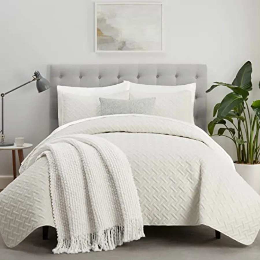 Комплект постельного белья ComfortSure Soft из 3 предметов (размеры King/Cal King): стеганое покрывало и наволочки, для всех сезонов
Комплект постельного белья ComfortSure Soft из 3 предметов (размеры King/Cal King): стеганое покрывало и наволочки, для всех сезонов