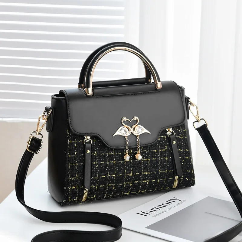 Brand Fashion Women's Handbags Ladies Tote Bag Fashion Travel Portable Shoulder Underarm Bags Fashion Elegante Small Square Bag
Brand Fashion Women's Handbags Ladies Tote Bag Fashion Travel Portable Shoulder Underarm Bags Fashion Elegante Small Square Bag