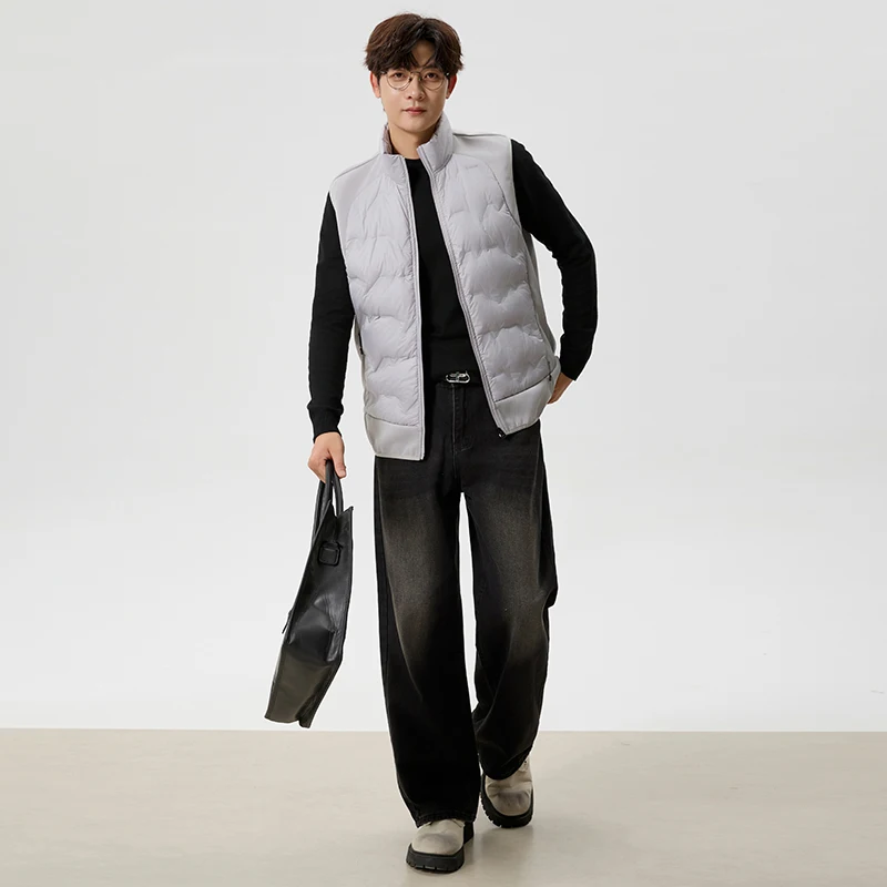 Мужской повседневный легкий пуховый жилет на осень-зиму, модный, удобный, теплый, с воротником-стойкой, из полиэстера, городской стиль
Мужской повседневный легкий пуховый жилет на осень-зиму, модный, удобный, теплый, с воротником-стойкой, из полиэстера, городской стиль