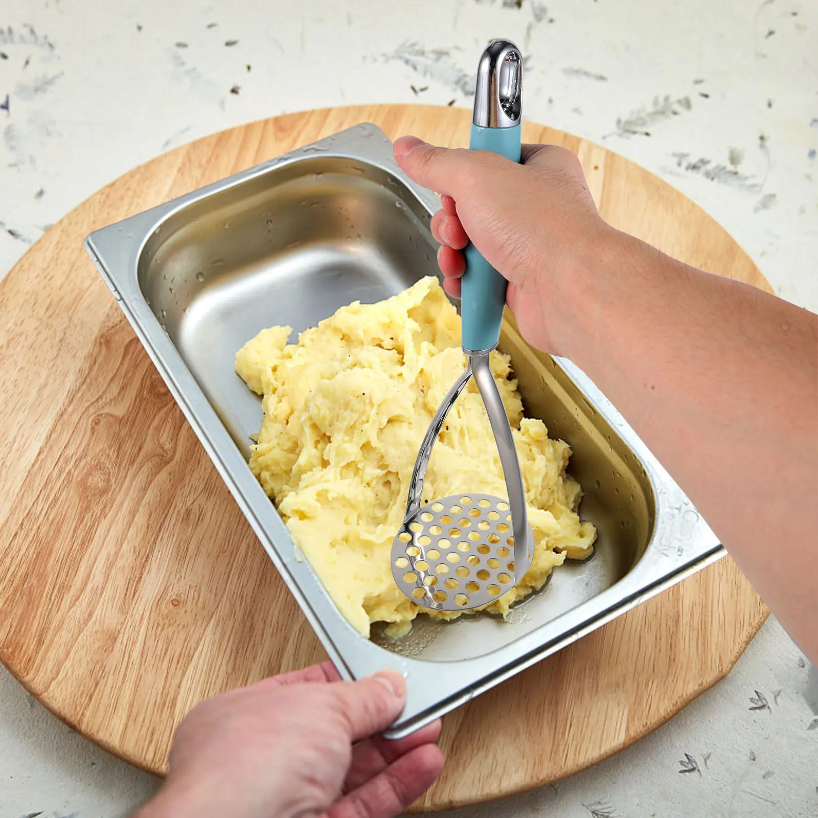 Metal Potato Masher Stainless Steel Comfortable Handle Kitchen Supplies Manual Masher Tool for Potatoes Pumpkin Beans Vegetable
Metal Potato Masher Stainless Steel Comfortable Handle Kitchen Supplies Manual Masher Tool for Potatoes Pumpkin Beans Vegetable