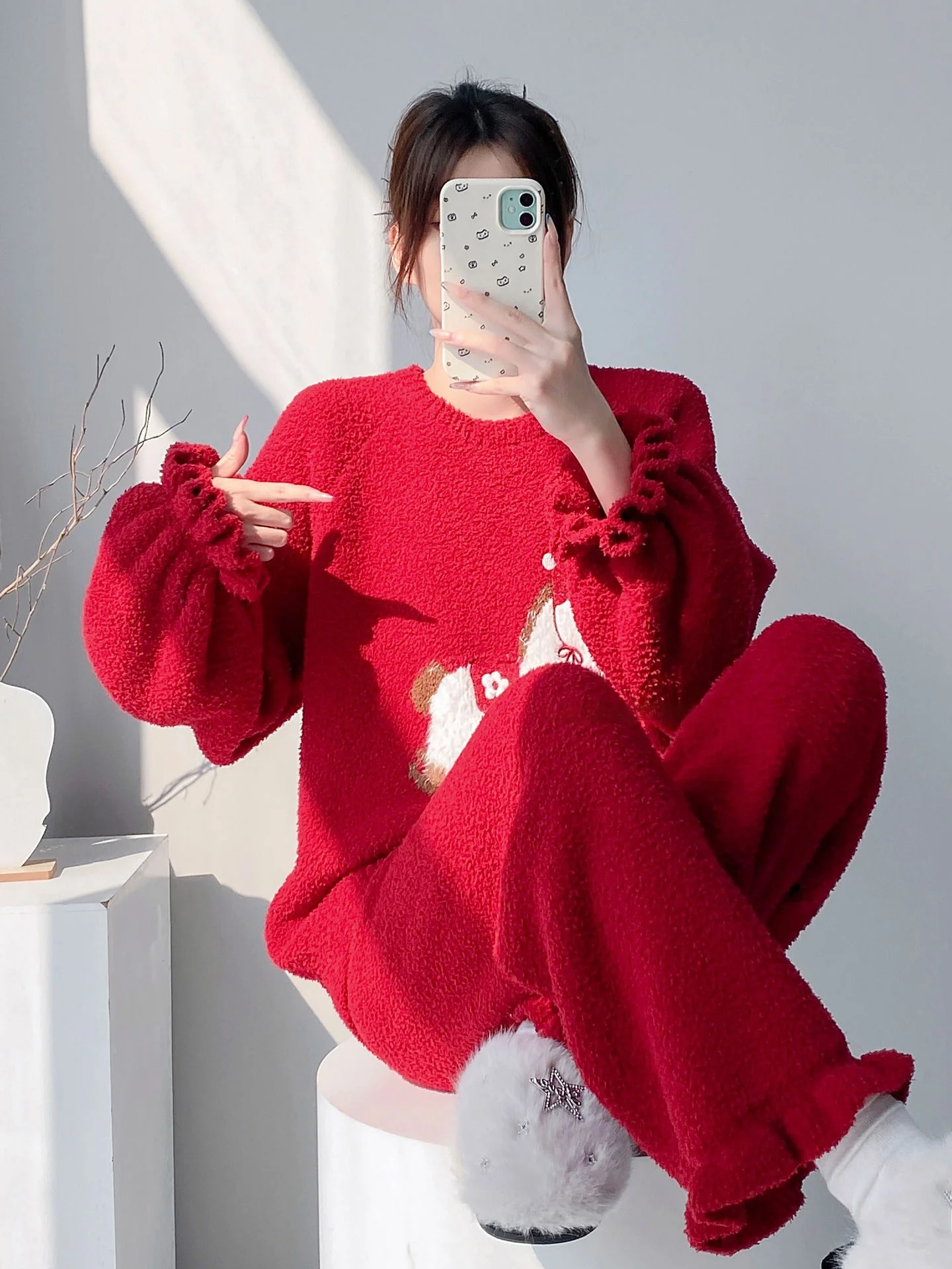 Красный утепленный домашний костюм из кораллового флиса для женщин, мягкая плюшевая домашняя одежда, осенне-зимний теплый комплект для дома
Красный утепленный домашний костюм из кораллового флиса для женщин, мягкая плюшевая домашняя одежда, осенне-зимний теплый комплект для дома