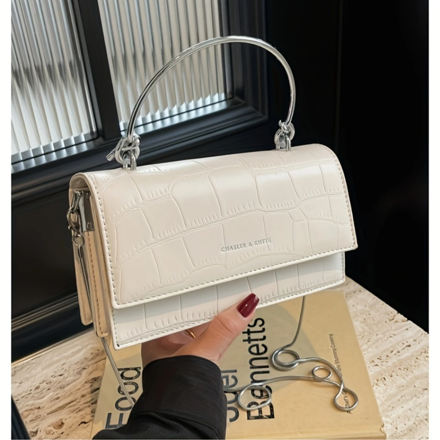Minimalist Solid Color Women's Shoulder Bag, Fashion Style, Perfect For Casual Gatherings
Minimalist Solid Color Women's Shoulder Bag, Fashion Style, Perfect For Casual Gatherings