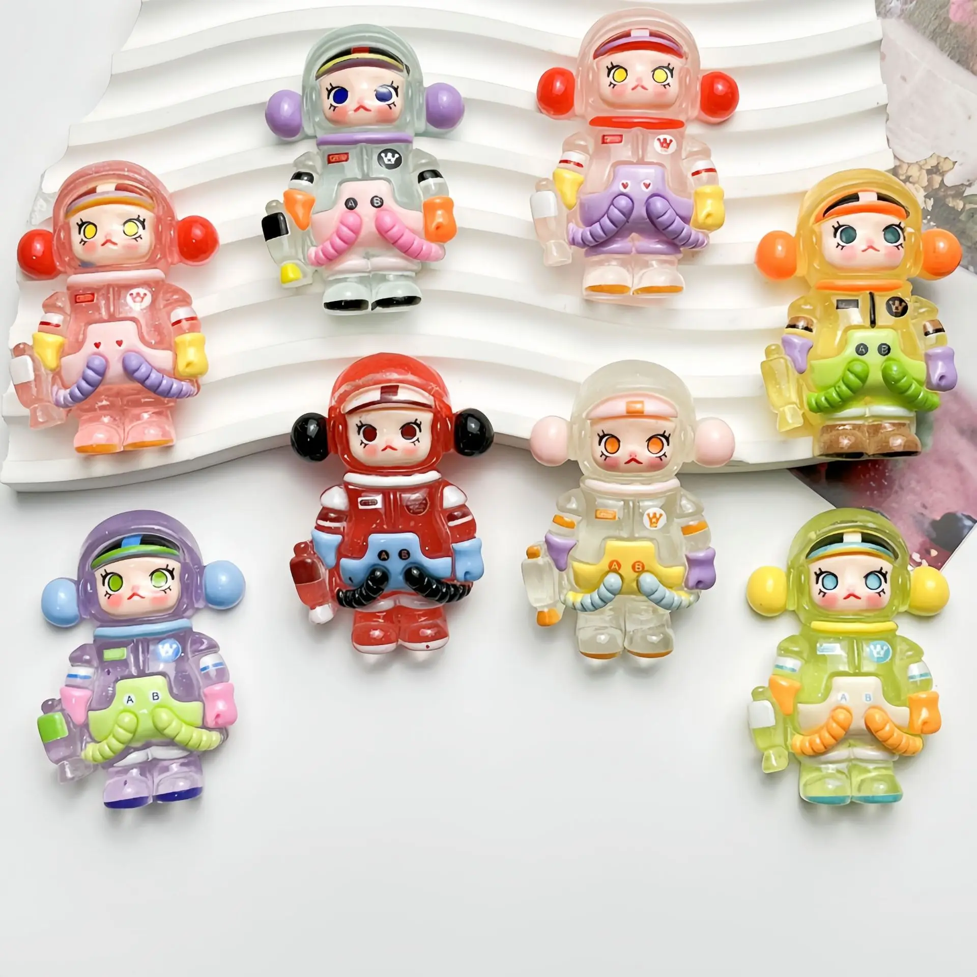 Luminous Molly resin accessories DIY handmade jewelry keychain refrigerator box packaging decoration materials wholesale
Luminous Molly resin accessories DIY handmade jewelry keychain refrigerator box packaging decoration materials wholesale