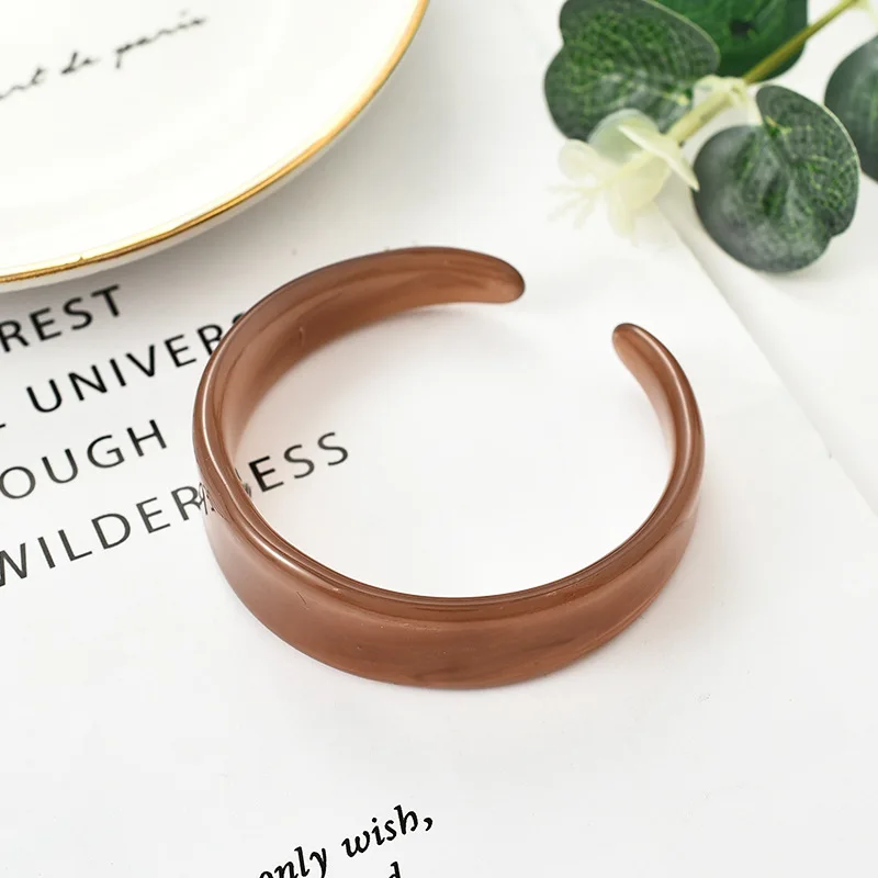 DIY accessories New European and American retro C-shaped jewelry simple high-quality bracelet, ethnic style women's acrylic brac
DIY accessories New European and American retro C-shaped jewelry simple high-quality bracelet, ethnic style women's acrylic brac