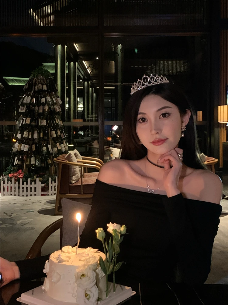 Облегающий длинный топ на одно плечо белого цвета с открытым плечом, модный укороченный топ для уличного стиля
Облегающий длинный топ на одно плечо белого цвета с открытым плечом, модный укороченный топ для уличного стиля