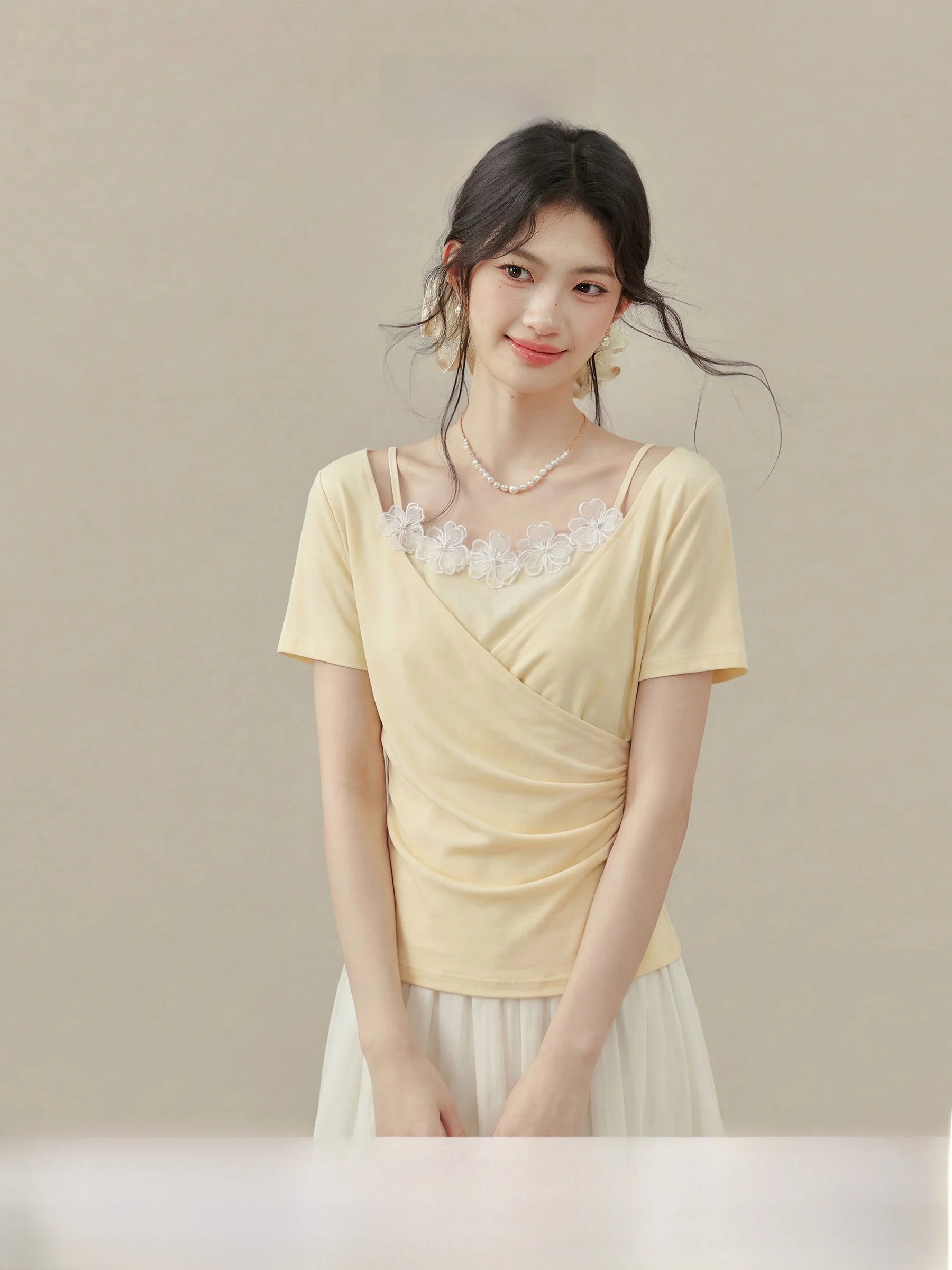 Summer Short Sleeve V-Neck Knitted T-Shirt Women's Casual Style Fake Two-Piece Yellow Top for plus Size Fashion
Summer Short Sleeve V-Neck Knitted T-Shirt Women's Casual Style Fake Two-Piece Yellow Top for plus Size Fashion