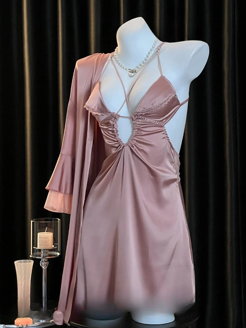 Атмосферная домашняя ночная рубашка во французском стиле на тонких бретельках для женщин, чистая и чувственная, с воротником на шее, пижама с подушкой на груди и бретельках
Атмосферная домашняя ночная рубашка во французском стиле на тонких бретельках для женщин, чистая и чувственная, с воротником на шее, пижама с подушкой на груди и бретельках