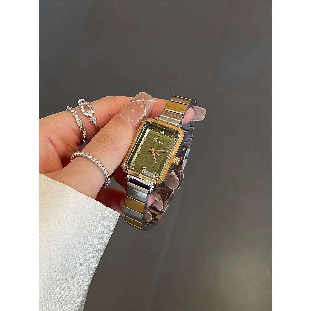 Sugar cube small green watch, women's light luxury fashion high-end women's watch
Sugar cube small green watch, women's light luxury fashion high-end women's watch