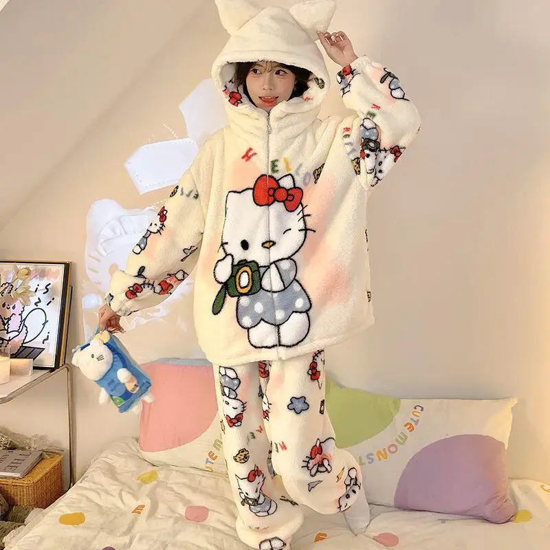 Пижамный комплект Sanrio для девочек microvilli hello kitty kawaii, студенческий повседневный комплект с героями мультфильмов, осенне-зимний комплект одежды для отдыха с круглым вырезом, новый стиль
Пижамный комплект Sanrio для девочек microvilli hello kitty kawaii, студенческий повседневный комплект с героями мультфильмов, осенне-зимний комплект одежды для отдыха с круглым вырезом, новый стиль