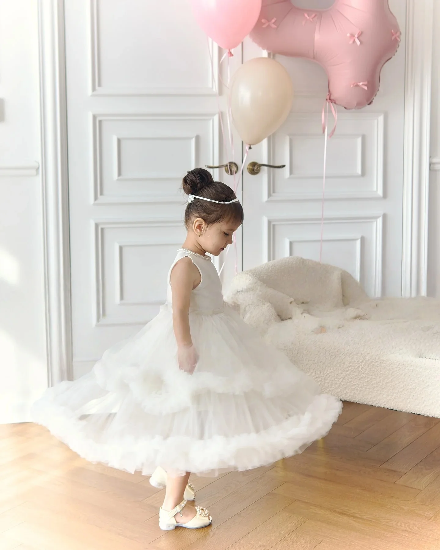 Custom Flower Girl Dress Wedding Party Birthday Pageant Beaded Waist Sleeveless Tulle Princess Dress for Kids فساتين بنات
Custom Flower Girl Dress Wedding Party Birthday Pageant Beaded Waist Sleeveless Tulle Princess Dress for Kids فساتين بنات