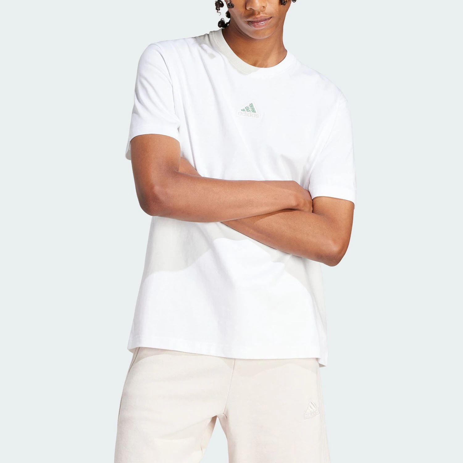 Оригинальная мужская спортивная повседневная футболка Adidas M ALL SZN S T с коротким рукавом IR8400
Оригинальная мужская спортивная повседневная футболка Adidas M ALL SZN S T с коротким рукавом IR8400