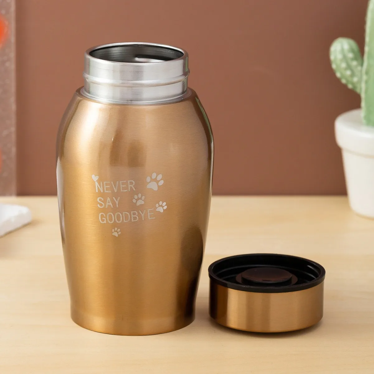 Elegant stainless steel dog urn environmentally friendly cylindrical modern simple sealed urn funeral supplies coffin
Elegant stainless steel dog urn environmentally friendly cylindrical modern simple sealed urn funeral supplies coffin