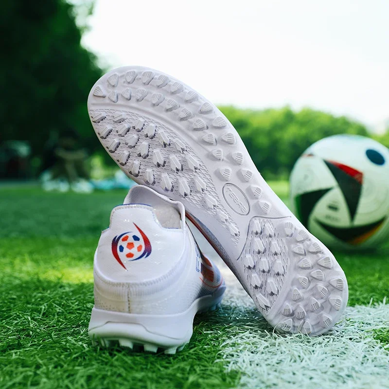High Quality Mens Soccer Shoes Non-Slip Turf Soccer Cleats for Kids TF/FG Training Football Boots Chuteira Campo36-45
High Quality Mens Soccer Shoes Non-Slip Turf Soccer Cleats for Kids TF/FG Training Football Boots Chuteira Campo36-45