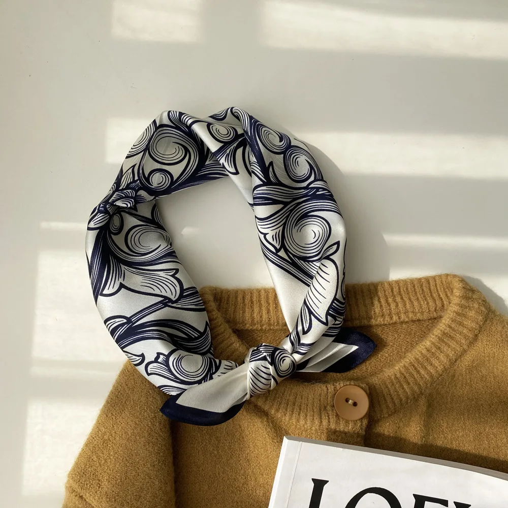 2024 new spring 53cm silk small square scarf Korean versatile mulberry printing silk scarf
2024 new spring 53cm silk small square scarf Korean versatile mulberry printing silk scarf
