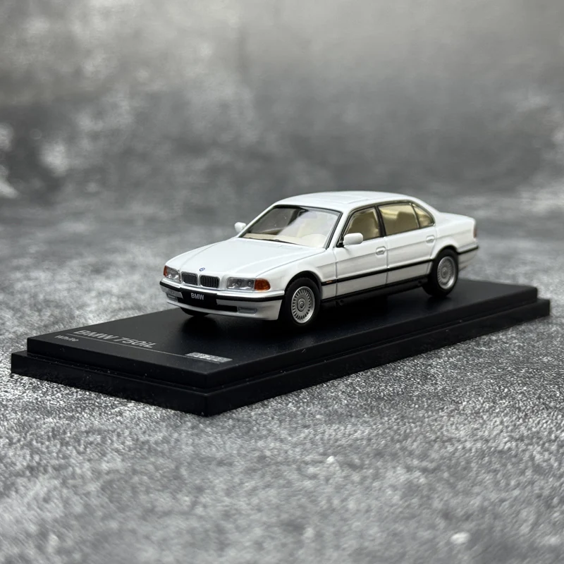 Модель автомобиля BMW 750iL (E38) из литого под давлением сплава в наличии, игрушка для мальчиков, подарок на детский фестиваль, украшение для коллекции для взрослых.
Модель автомобиля BMW 750iL (E38) из литого под давлением сплава в наличии, игрушка для мальчиков, подарок на детский фестиваль, украшение для коллекции для взрослых.
