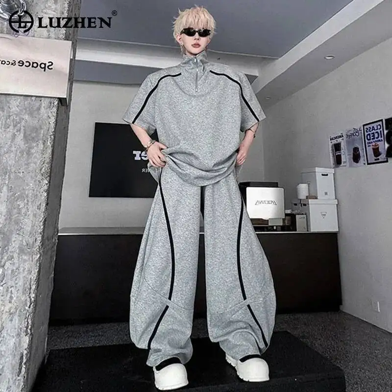 LUZHEN Patchwork Sets 2025 New Trendy Stripe Handsome Two-piece Shoulder Pad Stand Neck T-shirts Men Loose Wide Leg Pants JY7342
LUZHEN Patchwork Sets 2025 New Trendy Stripe Handsome Two-piece Shoulder Pad Stand Neck T-shirts Men Loose Wide Leg Pants JY7342