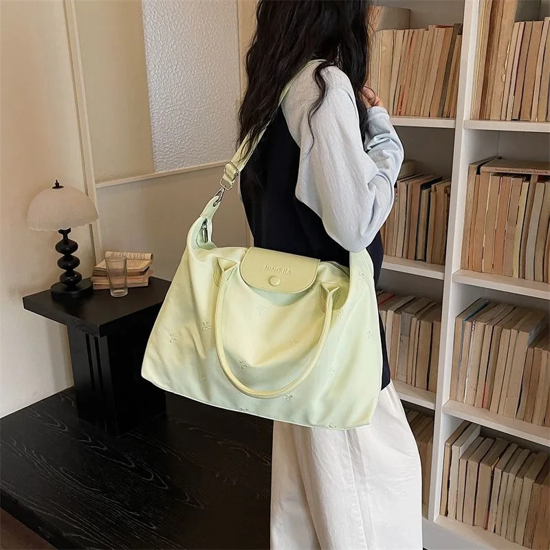 Large-capacity Travel Bag Women's Short-haul Going Out Lightweight and Versatile Canvas Student Handbag Crossbody Maternity Bag
Large-capacity Travel Bag Women's Short-haul Going Out Lightweight and Versatile Canvas Student Handbag Crossbody Maternity Bag