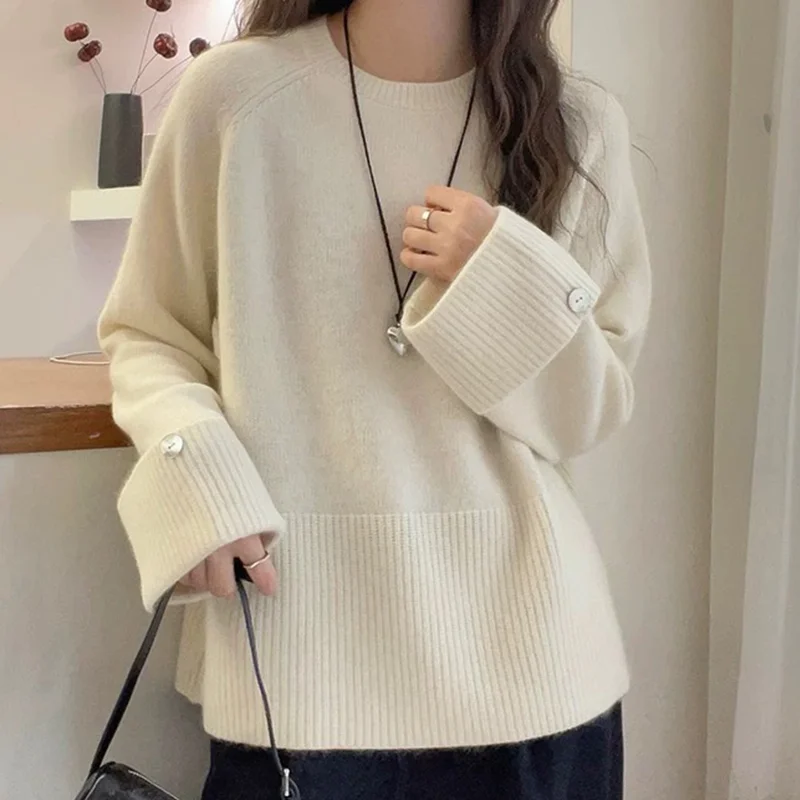 100% Cashmere sweater for women European high-end loose knitted base sweater for autumn and winter
100% Cashmere sweater for women European high-end loose knitted base sweater for autumn and winter