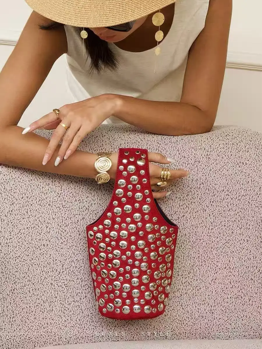 Fashion Dots Rivet Cool Bag Textured PU High Quality Women Handbag Luxury Exquisite Clutch Purse Female Cool Bag Shoulder Bag
Fashion Dots Rivet Cool Bag Textured PU High Quality Women Handbag Luxury Exquisite Clutch Purse Female Cool Bag Shoulder Bag