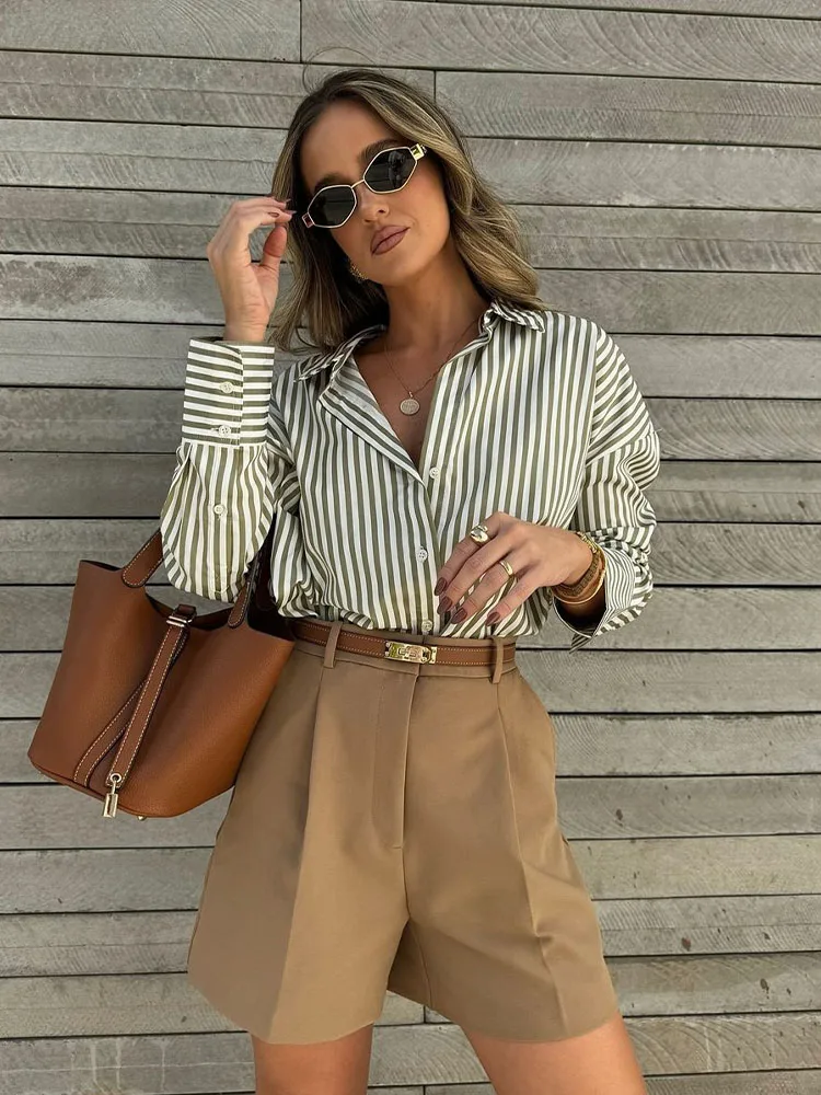 2024 Spring and Summer New European and American Style Casual Striped Loose Long Sleeve Fashion Lapel Striped Poplin Shirt
2024 Spring and Summer New European and American Style Casual Striped Loose Long Sleeve Fashion Lapel Striped Poplin Shirt
