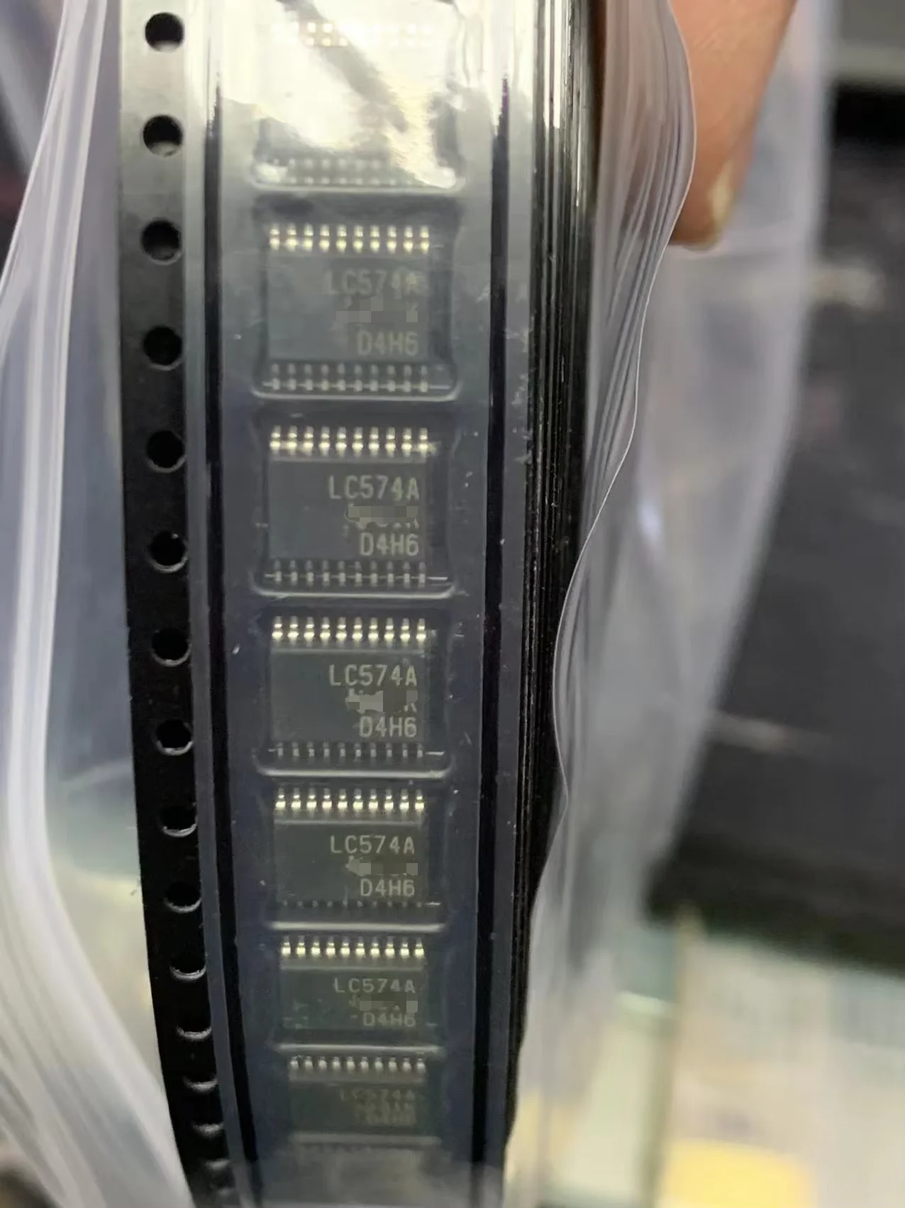 SN74LVC574APWR(LC574A) LC574A (1pcs)Electronic Component Chip IC Integrated Circuit Spot
SN74LVC574APWR(LC574A) LC574A (1pcs)Electronic Component Chip IC Integrated Circuit Spot