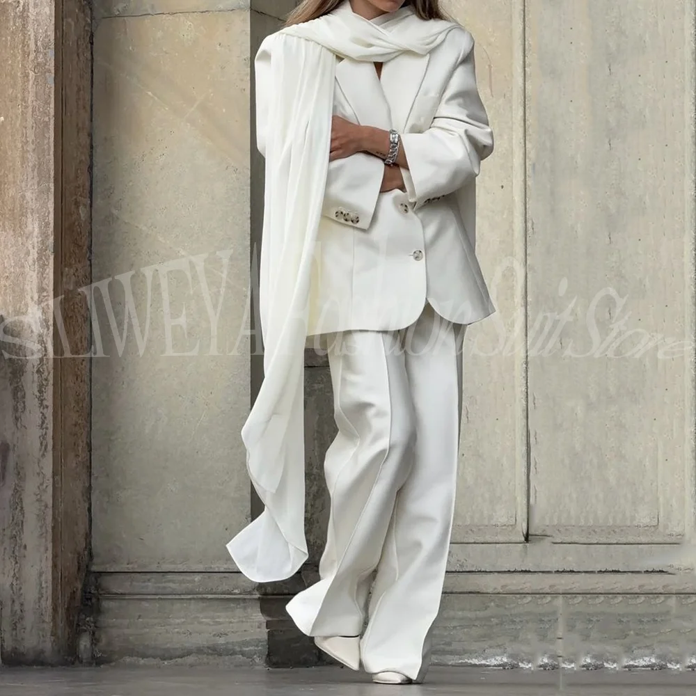 Элегантный белый комплект из блейзера оверсайз и брюк с широкими штанинами для женщин, формальный офисный стиль, деловой повседневный костюм из 2 предметов, женские комплекты
Элегантный белый комплект из блейзера оверсайз и брюк с широкими штанинами для женщин, формальный офисный стиль, деловой повседневный костюм из 2 предметов, женские комплекты
