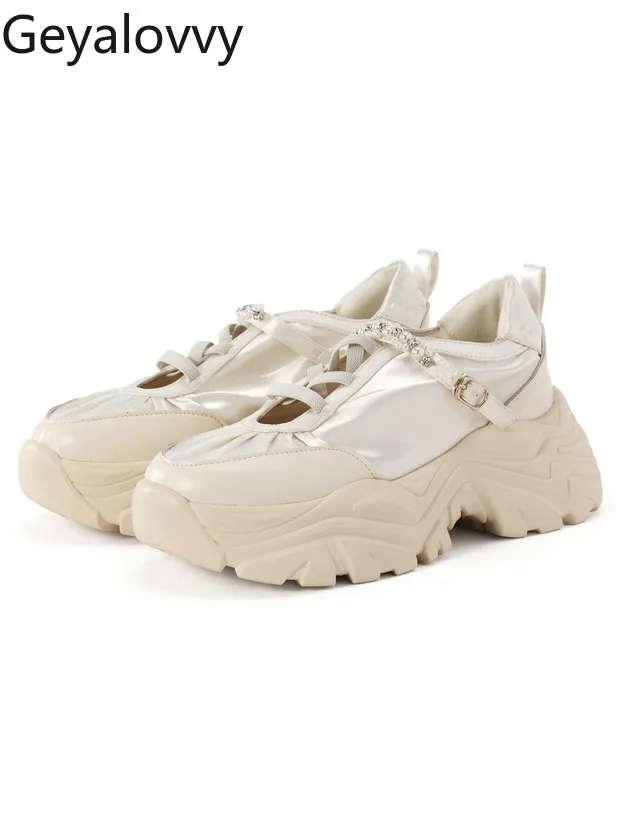 Japanese-style Exquisite Sweet Pearl-tied Sporty Mary Jane Sneakers New Spring-summer Versatile Thick-soled Casual Dad Shoes
Japanese-style Exquisite Sweet Pearl-tied Sporty Mary Jane Sneakers New Spring-summer Versatile Thick-soled Casual Dad Shoes
