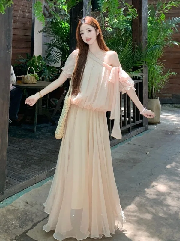 Elegant plus Size Women's Summer Outfit with Silk Half Skirt And Shoulder Bows High Waist Fashionable Korean Style Ensemble
Elegant plus Size Women's Summer Outfit with Silk Half Skirt And Shoulder Bows High Waist Fashionable Korean Style Ensemble