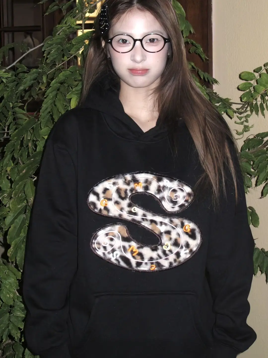 Женская утепленная толстовка оверсайз с капюшоном в американском ретро-стиле, осенне-зимняя, новая модная повседневная верхняя одежда/куртка
Женская утепленная толстовка оверсайз с капюшоном в американском ретро-стиле, осенне-зимняя, новая модная повседневная верхняя одежда/куртка