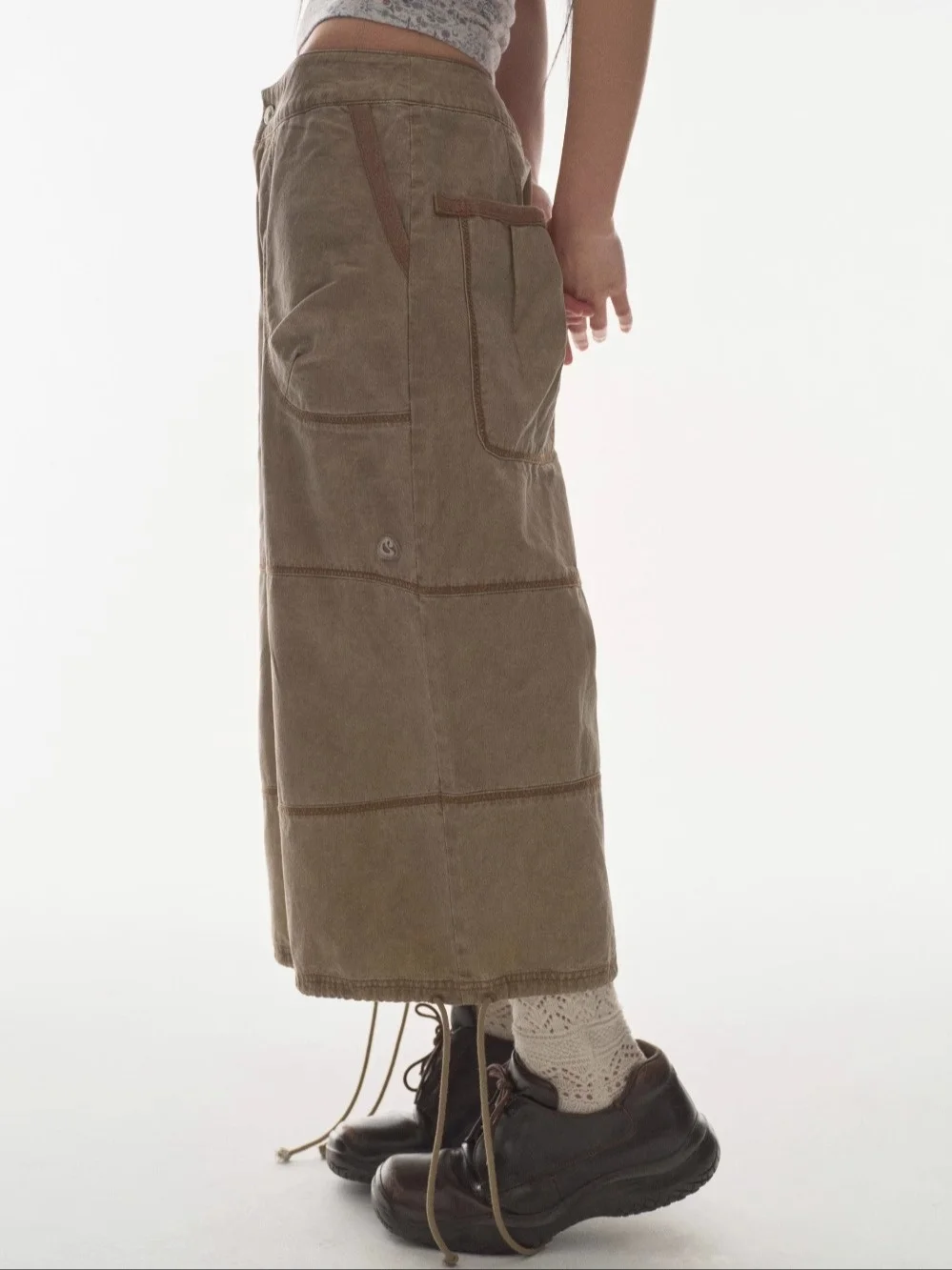 Ретро-брюки в рабочем стиле, свободные, широкие, повседневные, с завязками, в корейском стиле, с высокой талией, простые, для повседневной носки
Ретро-брюки в рабочем стиле, свободные, широкие, повседневные, с завязками, в корейском стиле, с высокой талией, простые, для повседневной носки