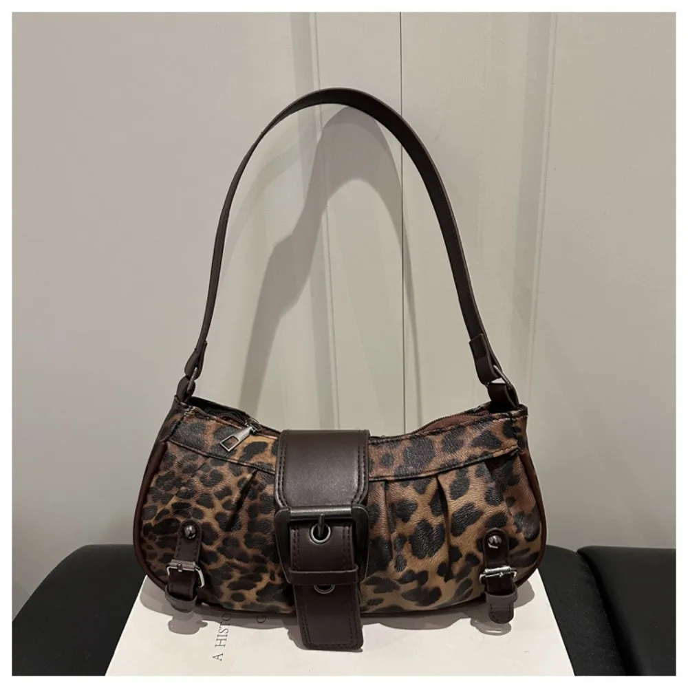 Casual Large Capacity Shoulder Bag Adjustable Strap Belt Buckle Travel Shopping Bag Leopard Print Handbag Women
Casual Large Capacity Shoulder Bag Adjustable Strap Belt Buckle Travel Shopping Bag Leopard Print Handbag Women