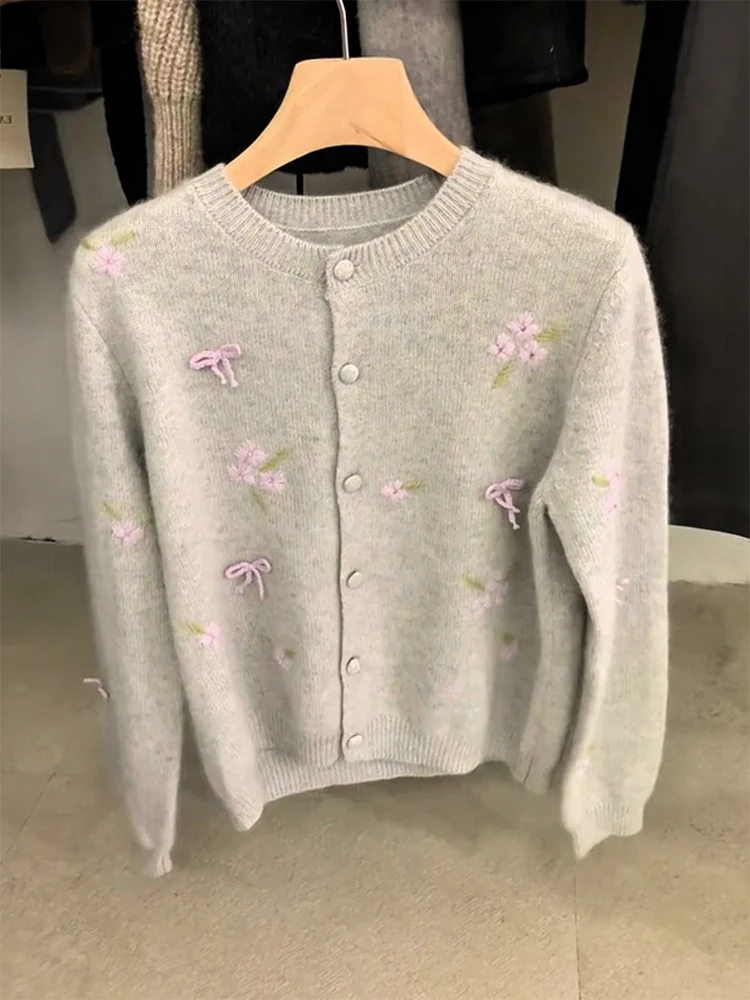 Korean Sle Gentle Floral Embroidery Knitted Open Cardigan Autumn Winter New plus Size Ele Slimming Agel Top
Korean Sle Gentle Floral Embroidery Knitted Open Cardigan Autumn Winter New plus Size Ele Slimming Agel Top