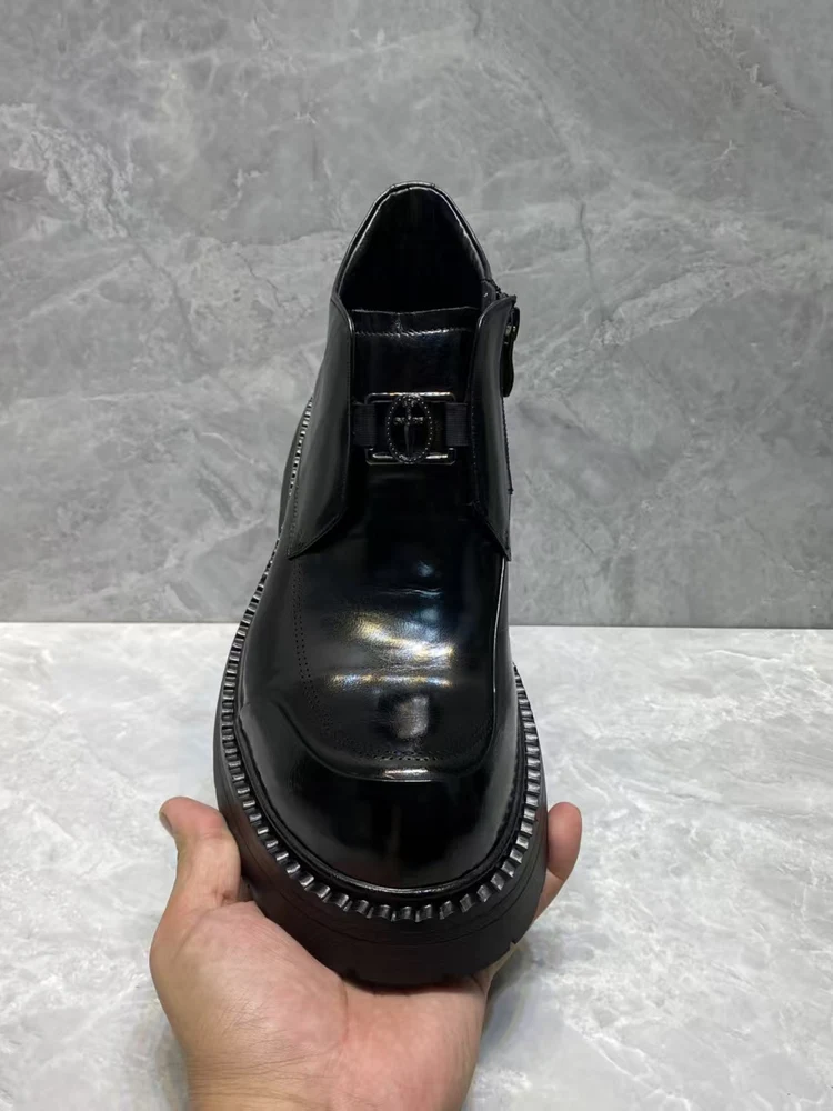 High-Quality Casual Men's Leather Shoes Comfortable Fashionable Youth Trend round Toe Mid-Heel Rubber Outsole Pure Color
High-Quality Casual Men's Leather Shoes Comfortable Fashionable Youth Trend round Toe Mid-Heel Rubber Outsole Pure Color