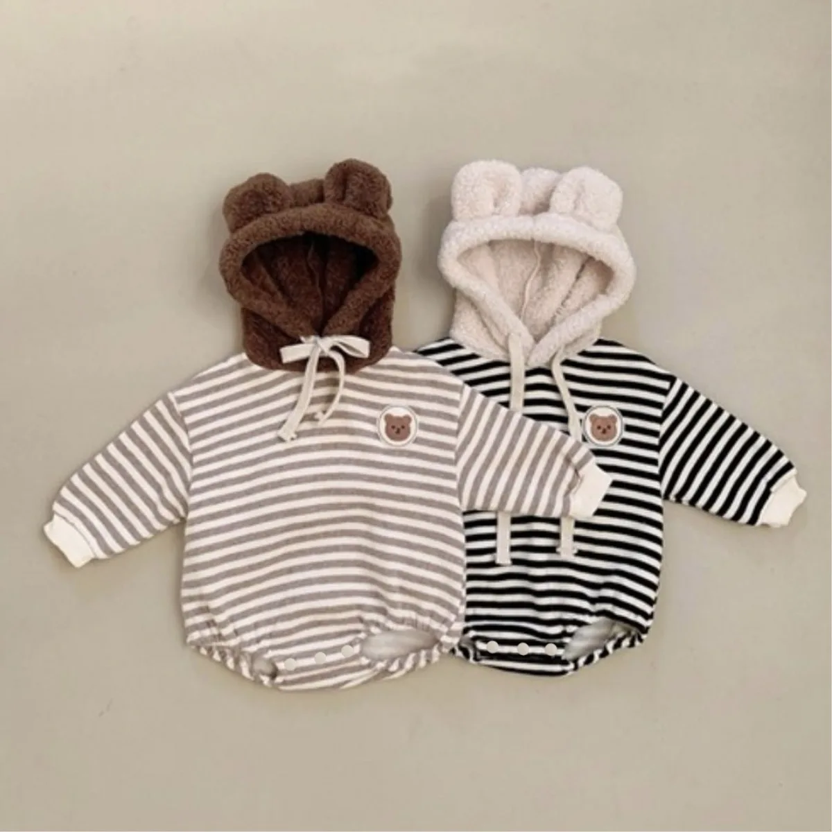 2025 Winter New Baby Fleece Hooded Bodysuit Infant Toddler Boy Girl Striped Jumpsuit Plus Velvet Thick Newborn Warm Clothes
2025 Winter New Baby Fleece Hooded Bodysuit Infant Toddler Boy Girl Striped Jumpsuit Plus Velvet Thick Newborn Warm Clothes
