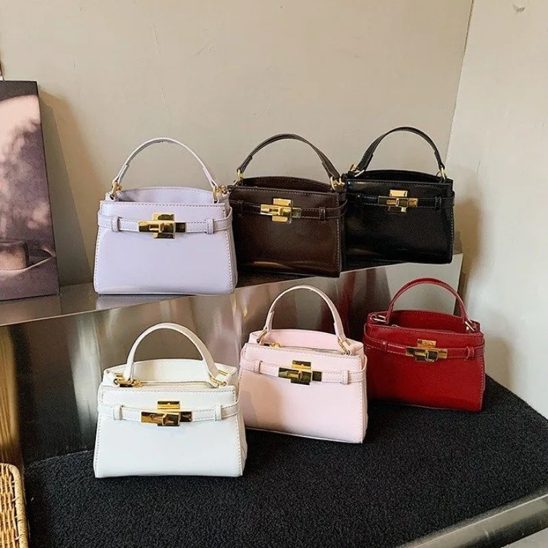 Trendy Diaper Bag Fashionable High End Minimalist Crossbody Bag For Ladies Shoulder Bag Leather Large Capacity
Trendy Diaper Bag Fashionable High End Minimalist Crossbody Bag For Ladies Shoulder Bag Leather Large Capacity