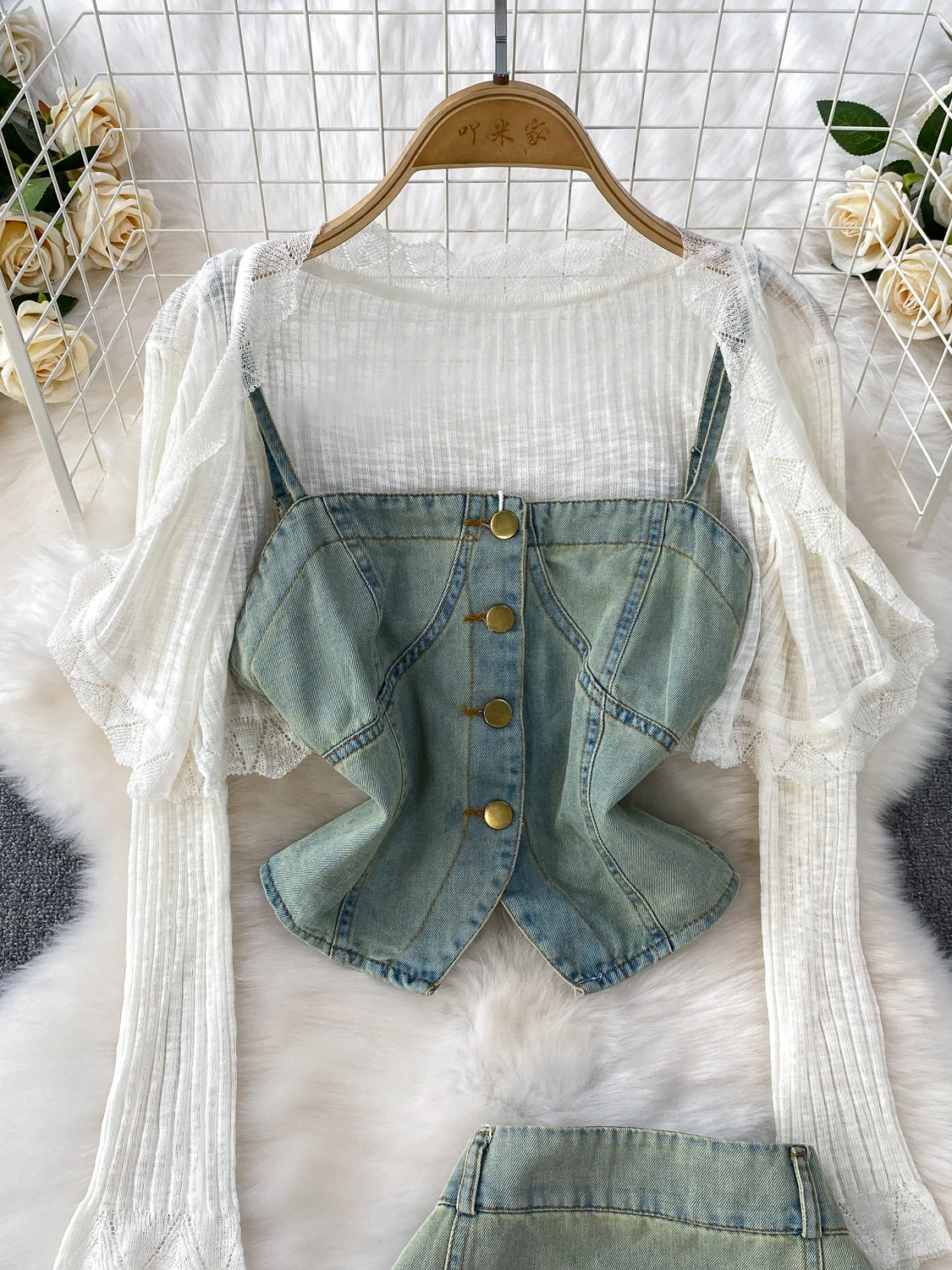 White Thin Long Sve Sun Protection Jaet + ter Top + High Waist Slim aduated Color Denim Skirt Tee Piece Set
White Thin Long Sve Sun Protection Jaet + ter Top + High Waist Slim aduated Color Denim Skirt Tee Piece Set