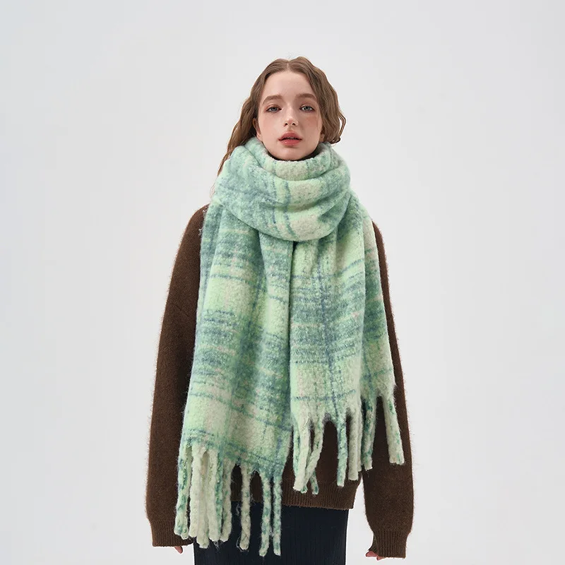 Fashionable Women's Soft Plaid Scarf Green Checkered Wrap Shawl for Autumn Winter
Fashionable Women's Soft Plaid Scarf Green Checkered Wrap Shawl for Autumn Winter