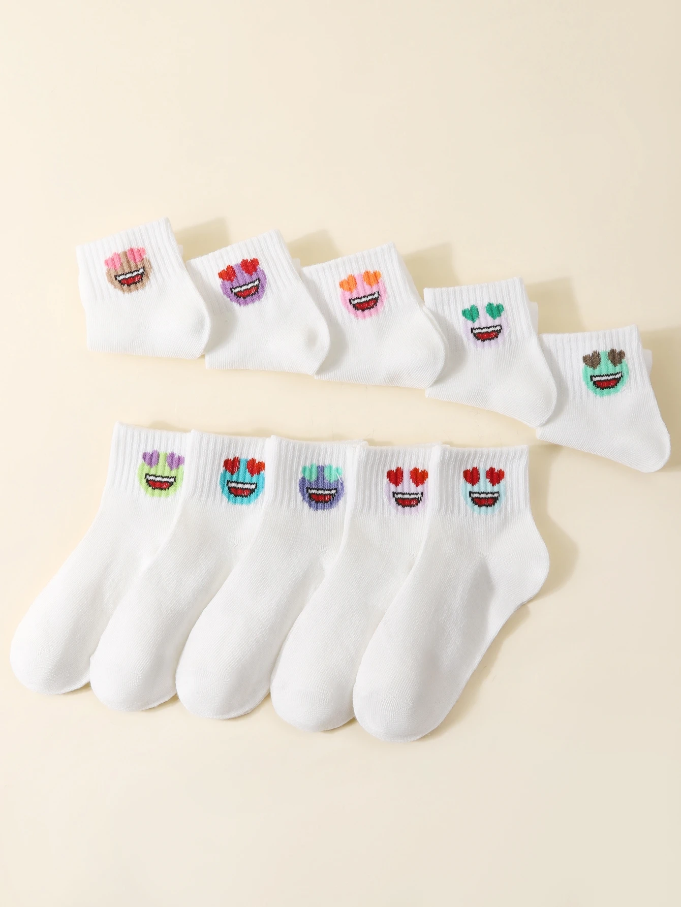 10 pairs of boys and girls' four season solid color socks, simple and fashionable cartoon expression children's mid tube socks
10 pairs of boys and girls' four season solid color socks, simple and fashionable cartoon expression children's mid tube socks