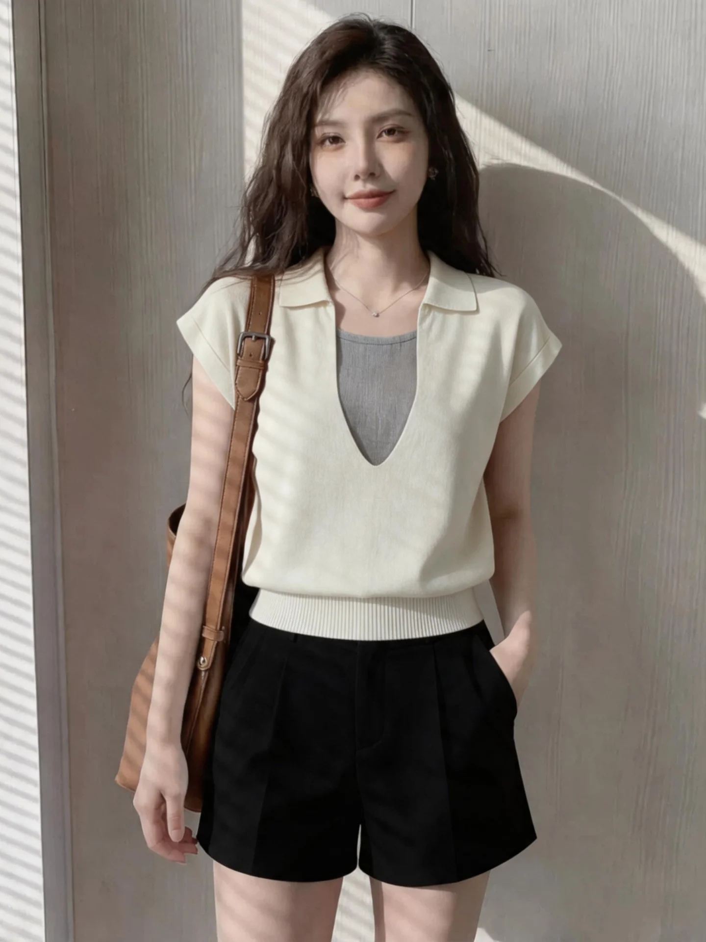 Women's Ice Silk V-Neck Short Sleeve T-Shirt Slimming Short Style Base Shirt Shirt Comfortable Soft Korean Loose Fit Sum...
Women's Ice Silk V-Neck Short Sleeve T-Shirt Slimming Short Style Base Shirt Shirt Comfortable Soft Korean Loose Fit Sum...