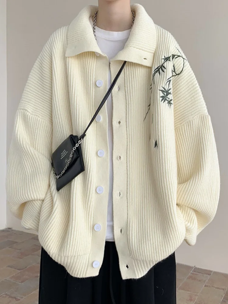 New Chinese Sle Embroidered Collar Knitted Sweater Men's Autumn Winter Lazy Sle Camere Knitwear High-End Feeling Cardig...
New Chinese Sle Embroidered Collar Knitted Sweater Men's Autumn Winter Lazy Sle Camere Knitwear High-End Feeling Cardig...