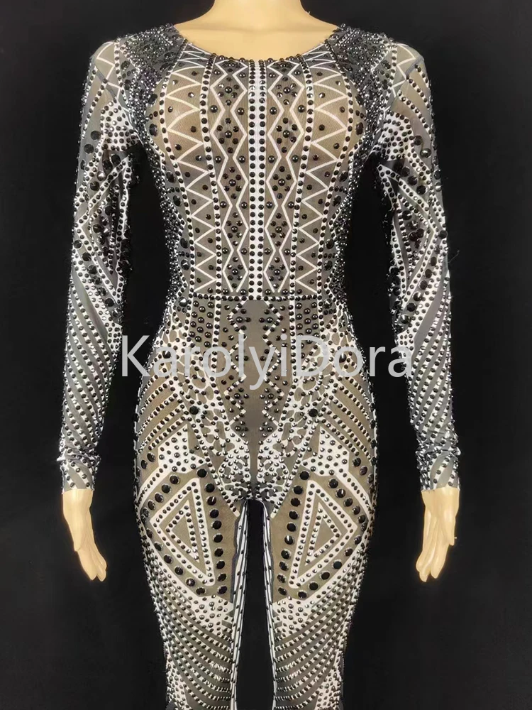 High Quality Rhinestones Showgirl Performance Costumes Nightclub Dancer Pole Dancing Stage Costumes Acrobatic Women Jumpsuit
High Quality Rhinestones Showgirl Performance Costumes Nightclub Dancer Pole Dancing Stage Costumes Acrobatic Women Jumpsuit
