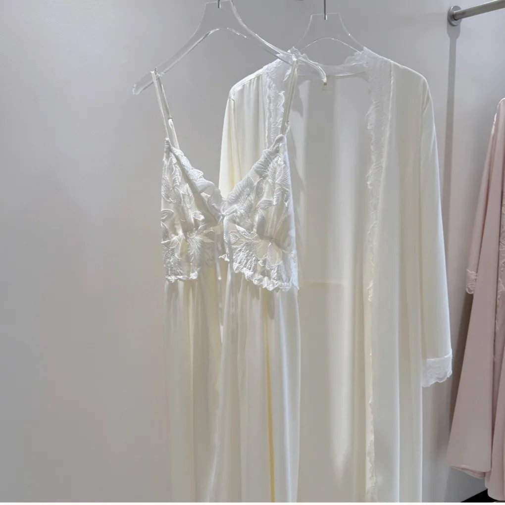 Elegant Sexy Lace Long Robe Nightgown Set Summer Satin Kimono Bathrobe Gown Nightwear French Style Sleepwear Loungewear
Elegant Sexy Lace Long Robe Nightgown Set Summer Satin Kimono Bathrobe Gown Nightwear French Style Sleepwear Loungewear