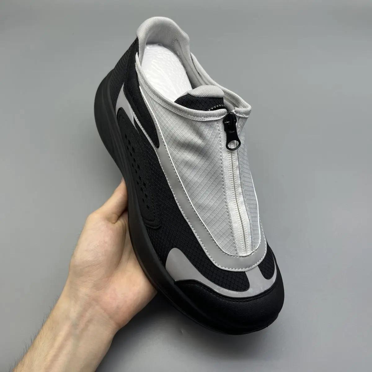 Men's Shoes Summer Mesh Breathable Zipper Soft Sole Light Sports Shoes European and American Outdoor Commuter Sports Shoes
Men's Shoes Summer Mesh Breathable Zipper Soft Sole Light Sports Shoes European and American Outdoor Commuter Sports Shoes