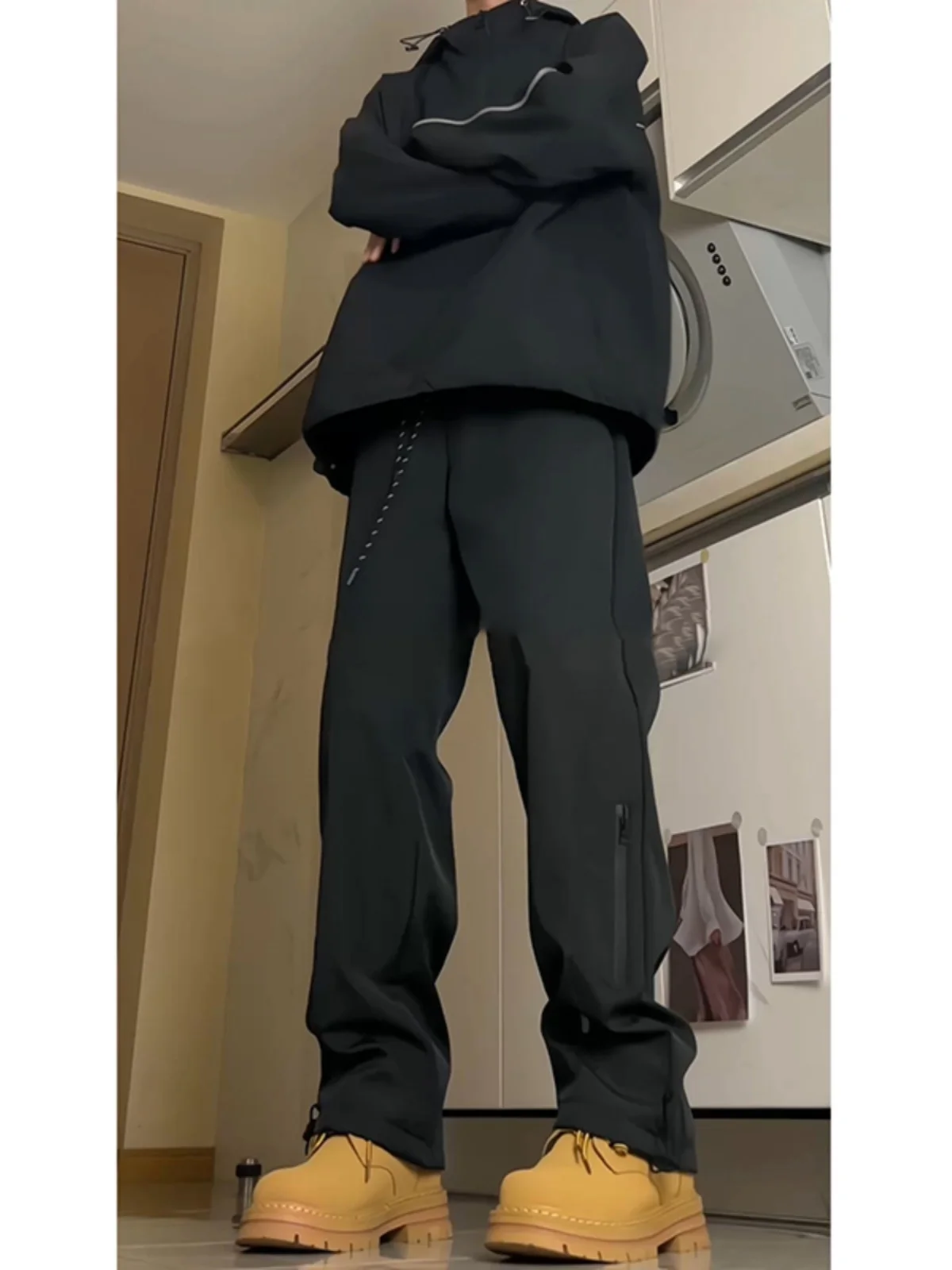 Водонепроницаемые брюки с завязками, рабочие брюки с высокой талией, прямые, молодежные, весенние, модные, для альпинизма и катания на лыжах
Водонепроницаемые брюки с завязками, рабочие брюки с высокой талией, прямые, молодежные, весенние, модные, для альпинизма и катания на лыжах