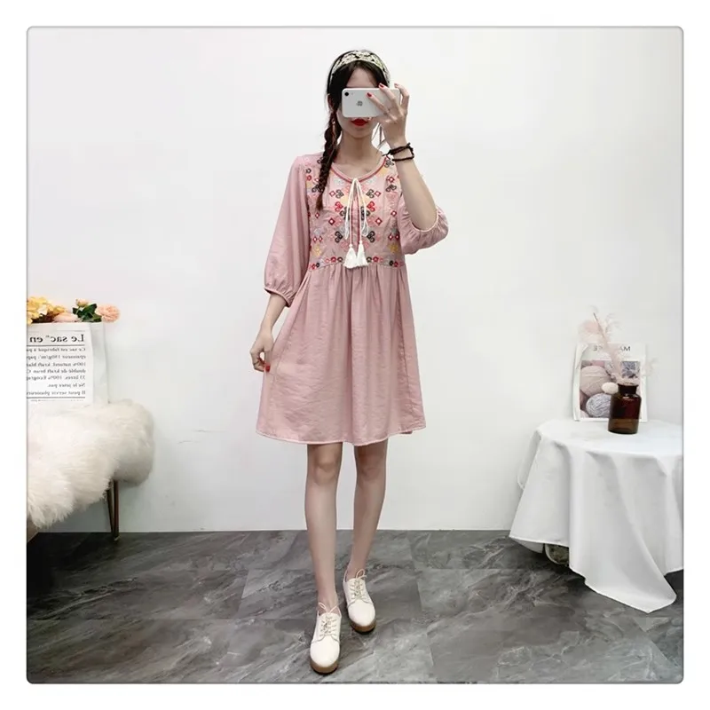 Literary Retro Ethnic Style Embroidery Knee Length Dress Lantern Sleeve Seven-quarter Sleeve Round Neck Collar Tie Loose Casual
Literary Retro Ethnic Style Embroidery Knee Length Dress Lantern Sleeve Seven-quarter Sleeve Round Neck Collar Tie Loose Casual
