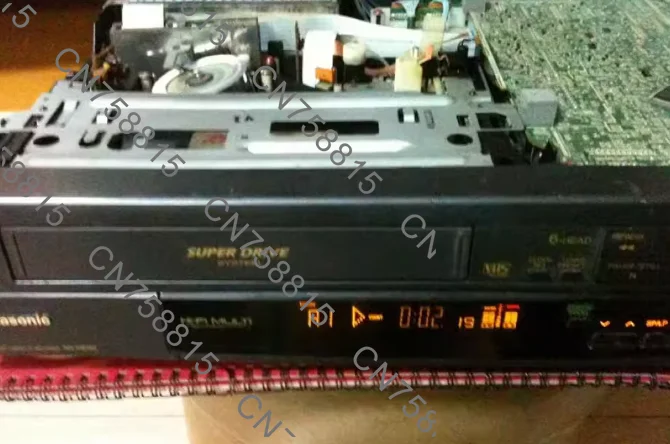 Fully functional, original remote controller, HD82 six-head stereo tape recorder
Fully functional, original remote controller, HD82 six-head stereo tape recorder