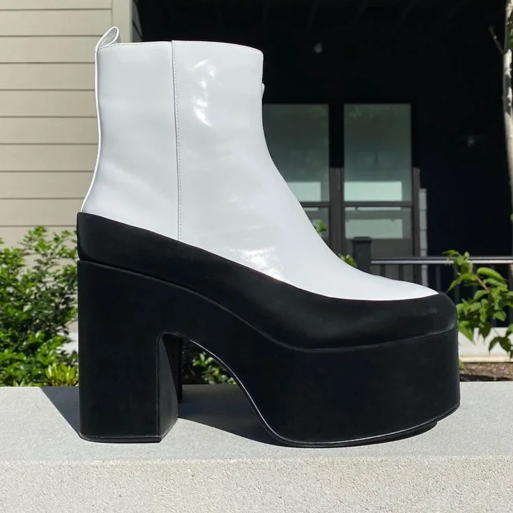 Punk Style PU Leather Round Toe Mid-Calf Platform Women Boots Chunky High Heels Lace Up Zipper Large Size Lolita Cosplay Shoes
Punk Style PU Leather Round Toe Mid-Calf Platform Women Boots Chunky High Heels Lace Up Zipper Large Size Lolita Cosplay Shoes