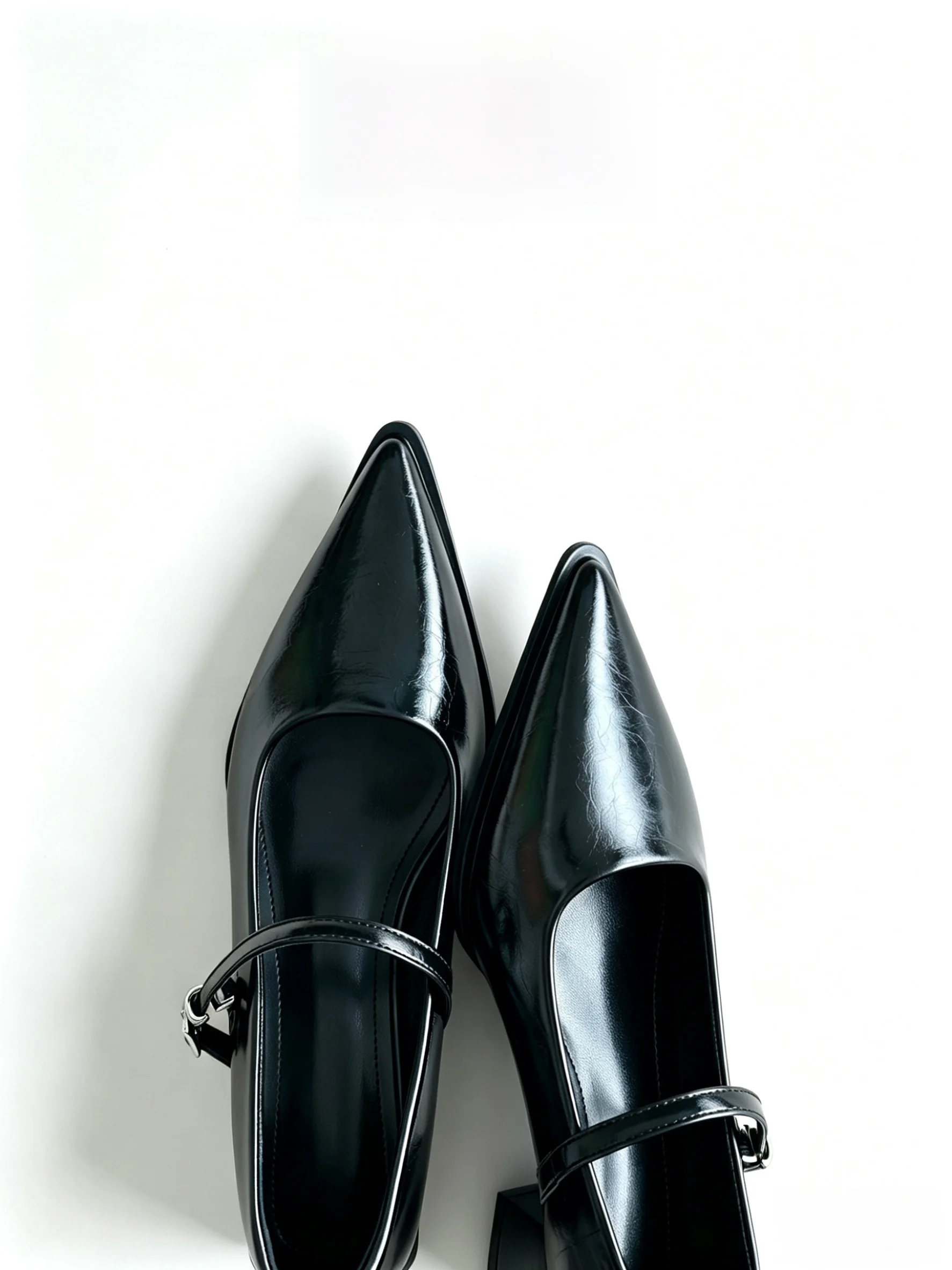 Lin Xiaohe Mary Jane Shoes Square Heel Pointed Toe Slip-On Genuine Leather Buckle Commute Shoes Fashionable Workwear
Lin Xiaohe Mary Jane Shoes Square Heel Pointed Toe Slip-On Genuine Leather Buckle Commute Shoes Fashionable Workwear