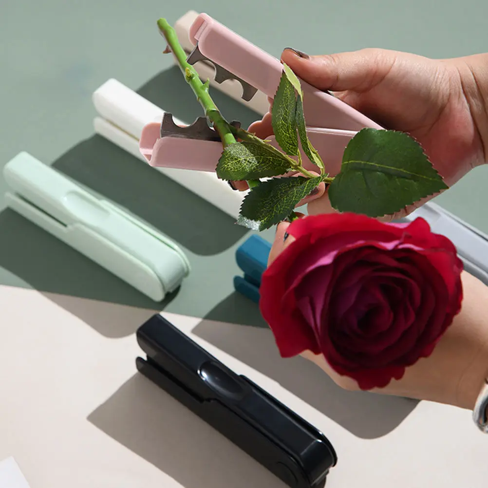 4Pcs Premium Iron Plastic Rose Thorn Remover Tool for Safe Efficient Stem Leaf and Spine Stripping Flower Arranging DIY Garden
4Pcs Premium Iron Plastic Rose Thorn Remover Tool for Safe Efficient Stem Leaf and Spine Stripping Flower Arranging DIY Garden